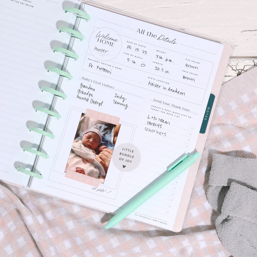Undated Butterflies and Blooms Pregnancy Happy Planner - Classic Pregnancy Layout - 9 Months 3 Undated Butterflies and Blooms Pregnancy Happy Planner - Classic Pregnancy Layout - 9 Months