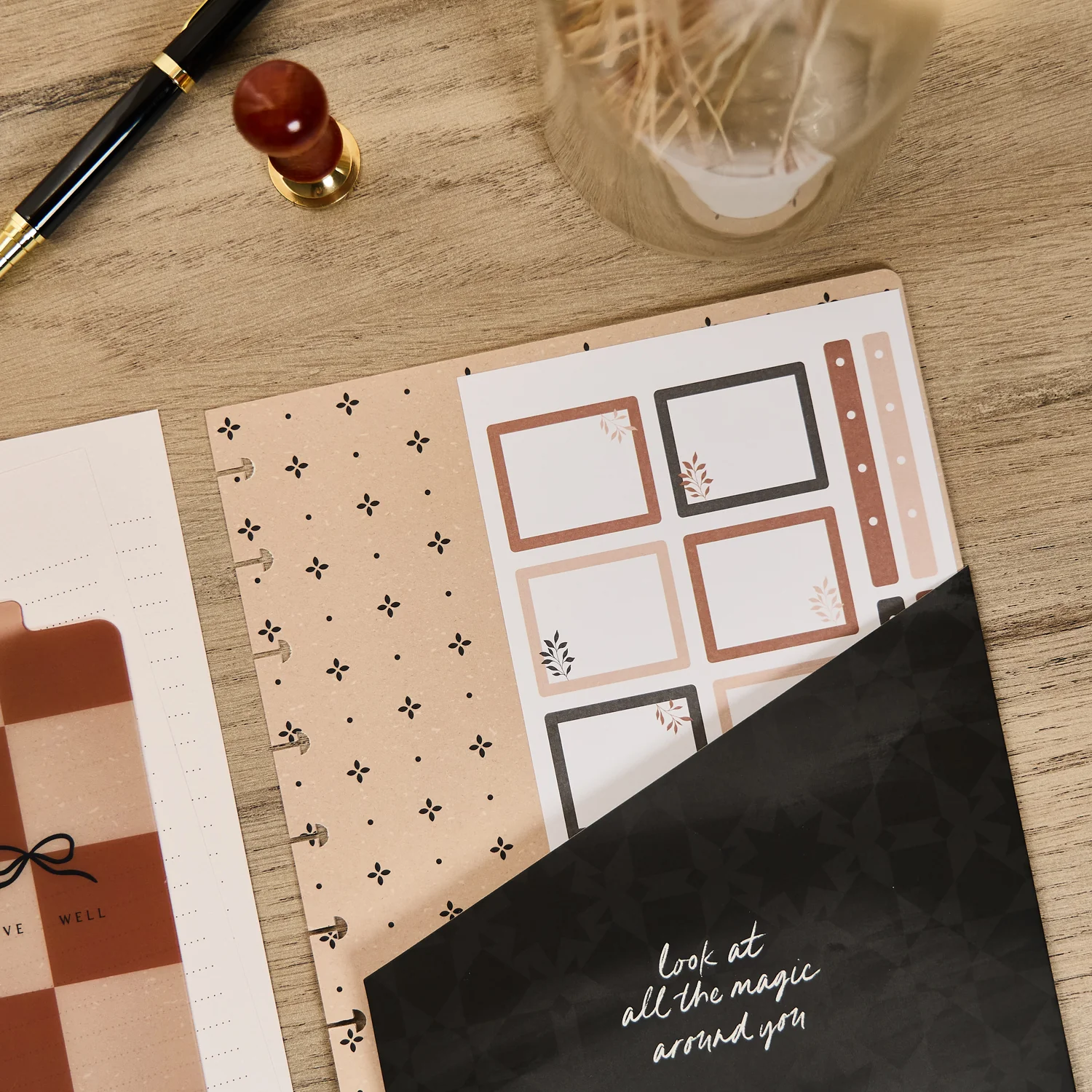 Modern Charm - Classic Accessory Pack 6 Modern Charm - Classic Accessory Pack