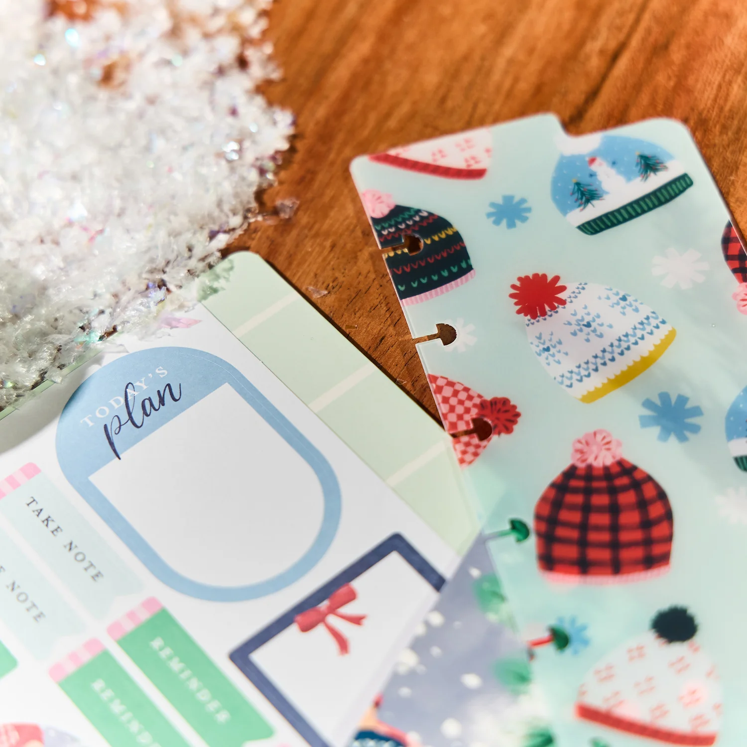 Seasonal Charm - Classic Accessory Pack 8 Seasonal Charm - Classic Accessory Pack