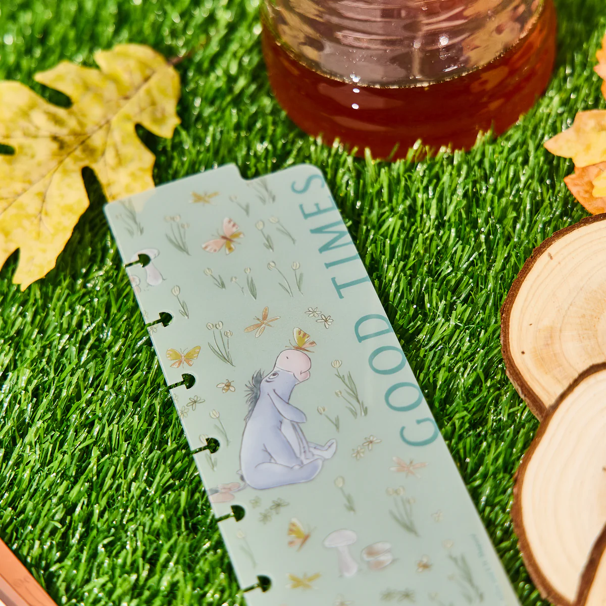 Disney Winnie the Pooh Seasonal - Classic Accessory Pack 4 Disney Winnie the Pooh Seasonal - Classic Accessory Pack