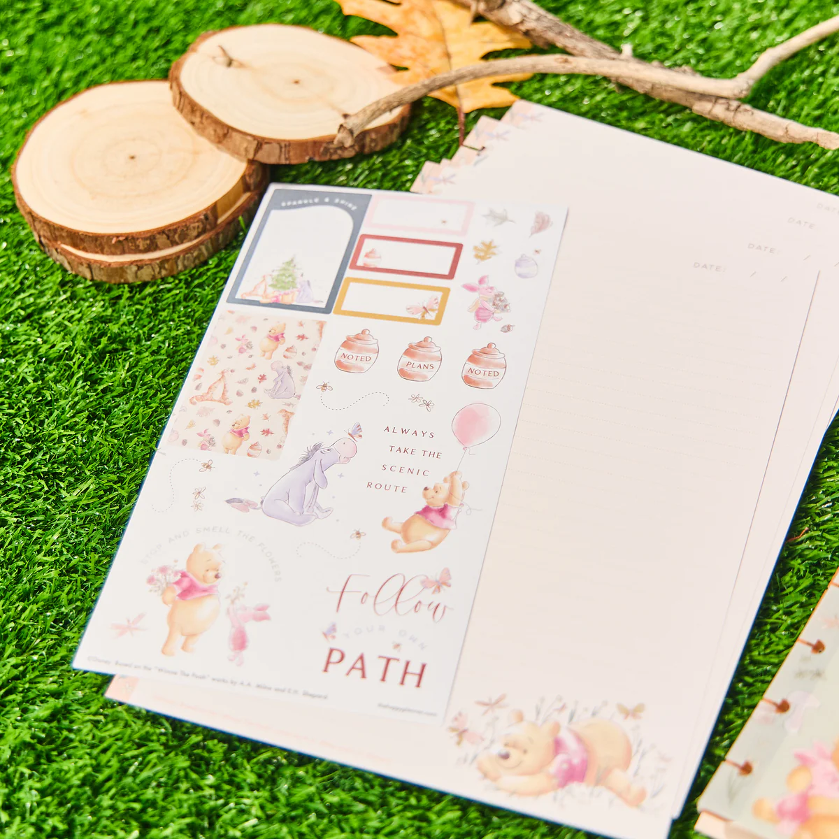 Disney Winnie the Pooh Seasonal - Classic Accessory Pack 8 Disney Winnie the Pooh Seasonal - Classic Accessory Pack