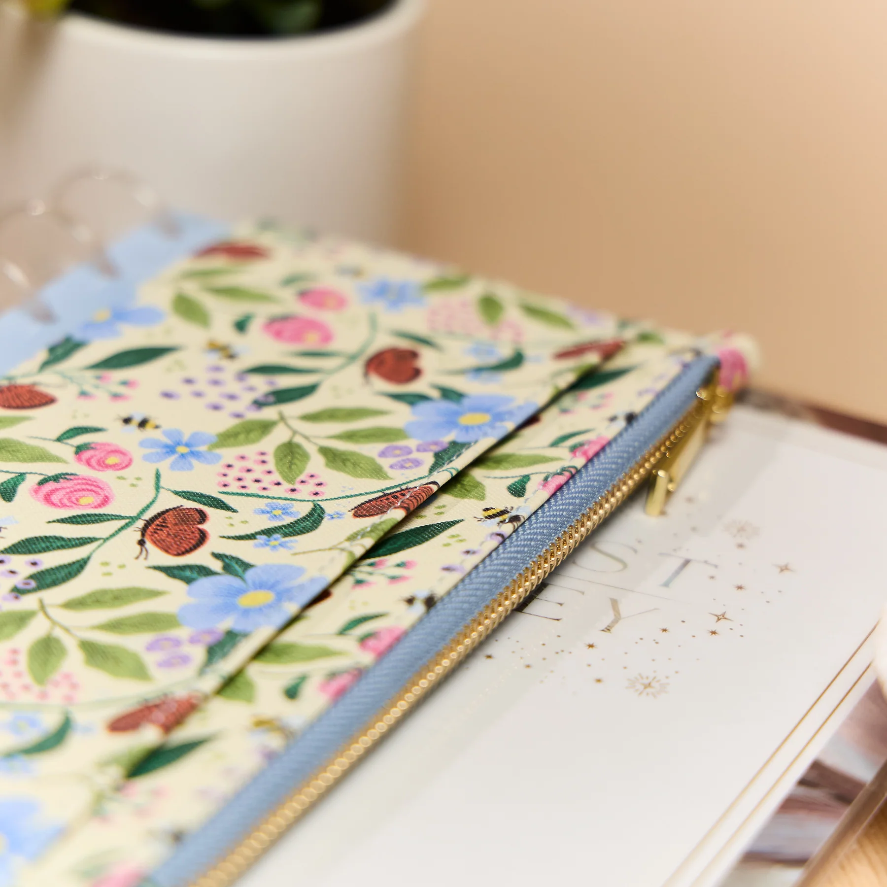 Buzzy Garden - Snap In Classic Card Holder Wallet 11 Buzzy Garden - Snap In Classic Card Holder Wallet