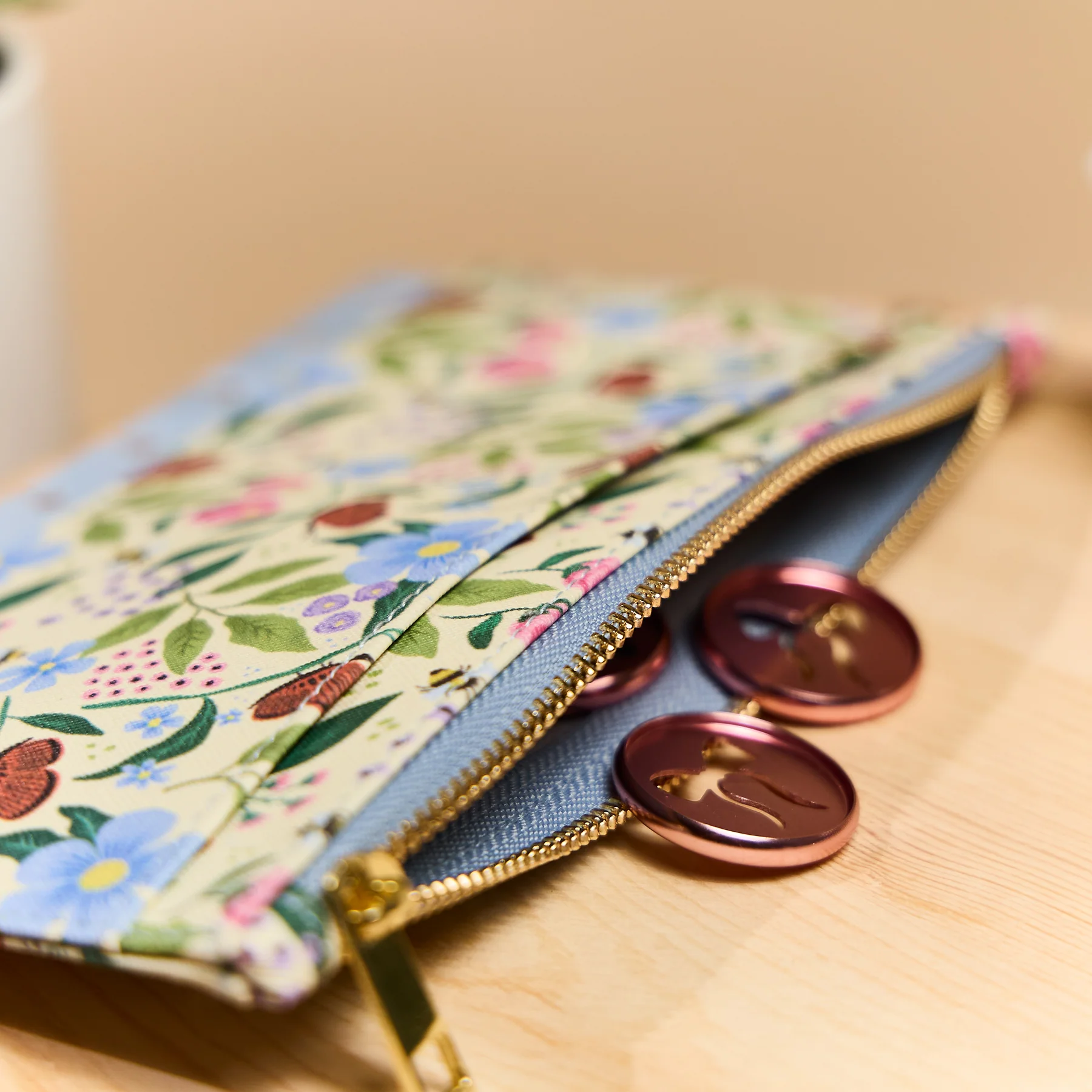 Buzzy Garden - Snap In Classic Card Holder Wallet 7 Buzzy Garden - Snap In Classic Card Holder Wallet