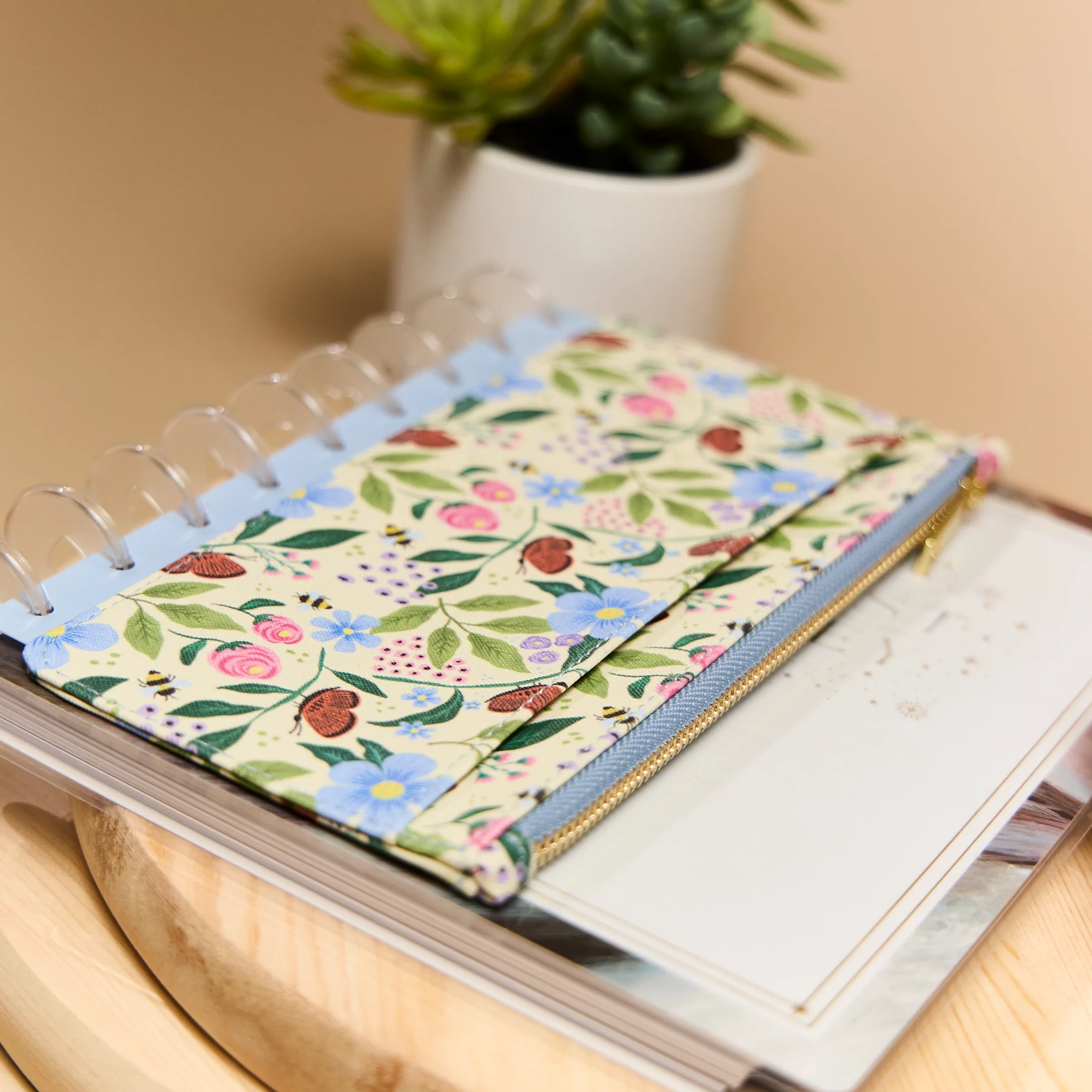 Buzzy Garden - Snap In Classic Card Holder Wallet 8 Buzzy Garden - Snap In Classic Card Holder Wallet